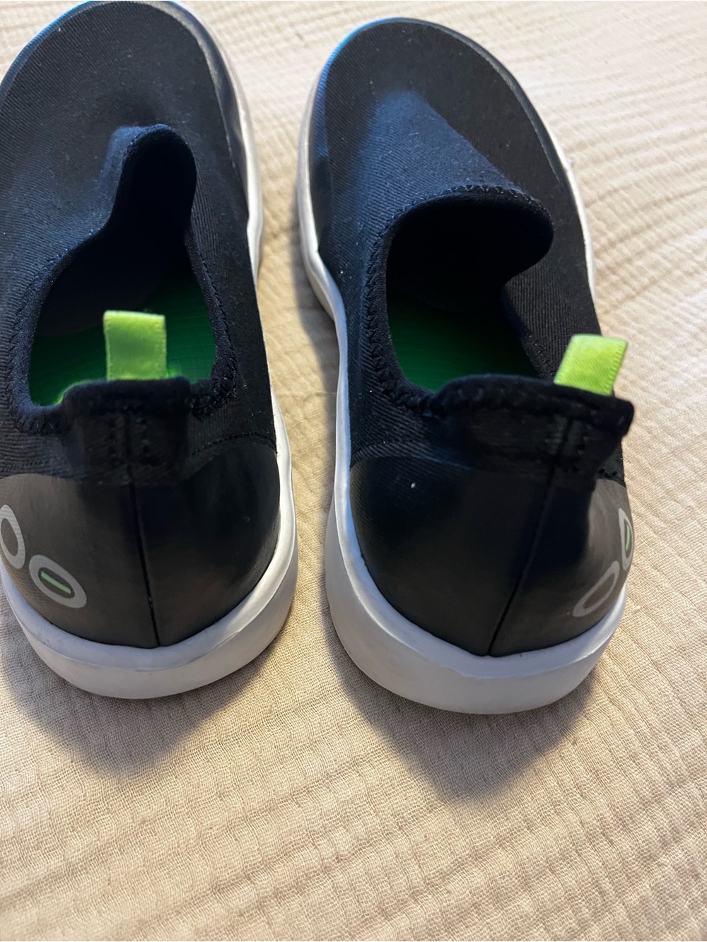 OOFOS OOmg EeZee Low Recovery Shoes - 7.5 - Picture 5 of 8